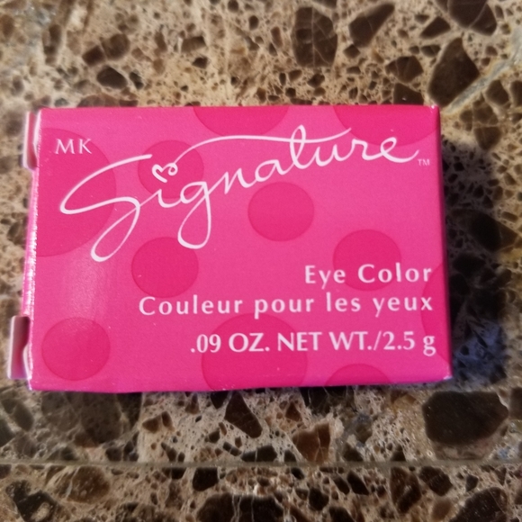 Vintage Gold: Mary Kay Eyeshadow - Picture 3 of 4